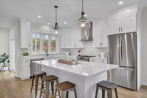 5 Mcmahon St #5, Chelmsford, MA 01863