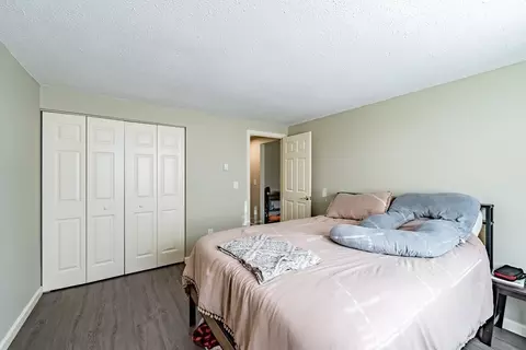 4 Maple Crest Cir #E, Holyoke, MA 01040 photo 14