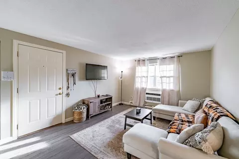 4 Maple Crest Cir #E, Holyoke, MA 01040 photo 3