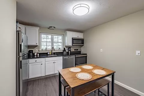 4 Maple Crest Cir #E, Holyoke, MA 01040 photo 8