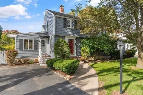 39 Nathaniel Rd, Winchester, MA 01890