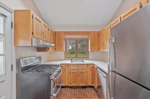 131 Saint Louis St, Worcester, MA 01607 photo 6