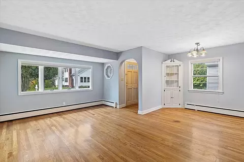 131 Saint Louis St, Worcester, MA 01607 photo 3