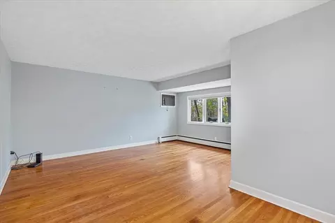 131 Saint Louis St, Worcester, MA 01607 photo 4