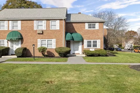 40 Emerson Gardens Rd #40, Lexington, MA 02420