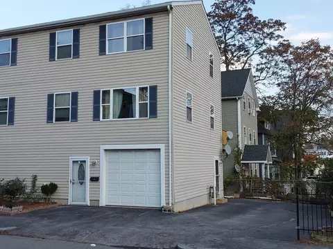 2 Kingsbury St # C, Worcester, MA 01610