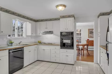 3 Seneca Dr, Danvers, MA 01923 photo 14