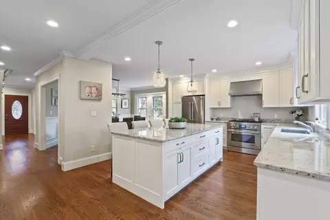 969 Greendale Ave, Needham, MA 02492 photo 4