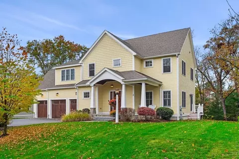 5 Great Lake Ln, North Andover, MA 01845