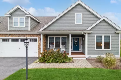 3 Pace Ct #3, Lakeville, MA 02347