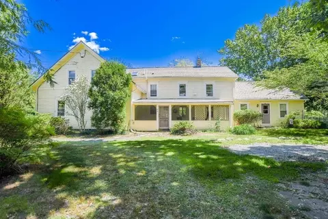56 Marion Rd, Rochester, MA 02770