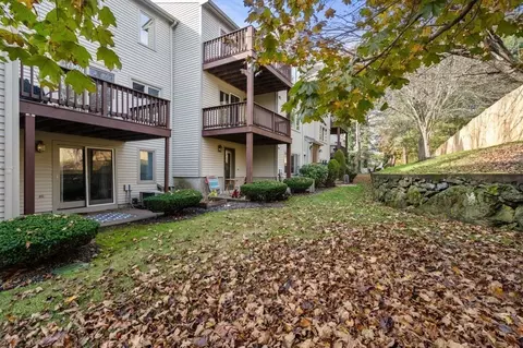 64 Maple St UNIT B, Canton, MA 02021 photo 23