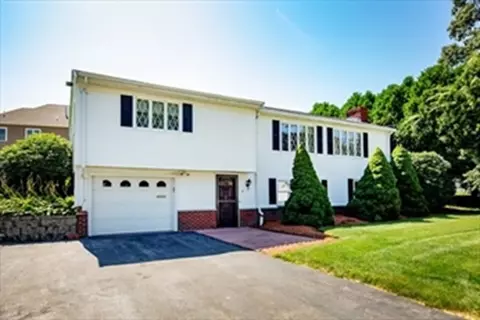 3 Stockade Rd, Saugus, MA 01906
