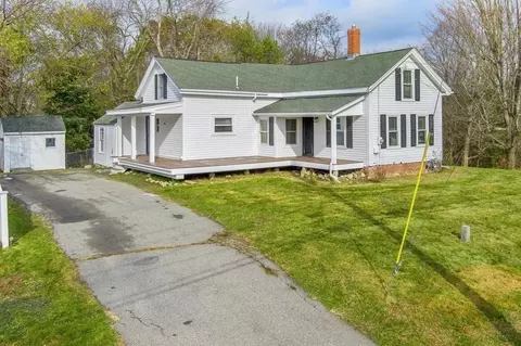 81 W Main St, Merrimac, MA 01860