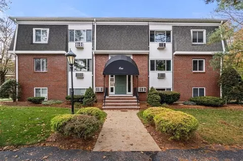 80 Walnut St #105, Canton, MA 02021