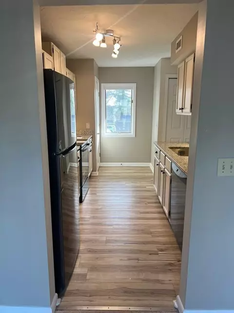 209 Beacon Park #209, Webster, MA 01570 photo 8