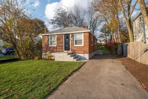 5 Bay State Ave, Tewksbury, MA 01876