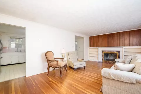 7 Scott Cir, Dedham, MA 02026 photo 5