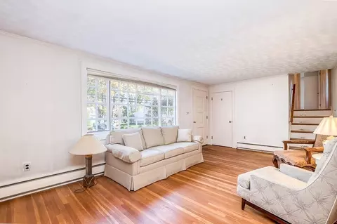 7 Scott Cir, Dedham, MA 02026 photo 4