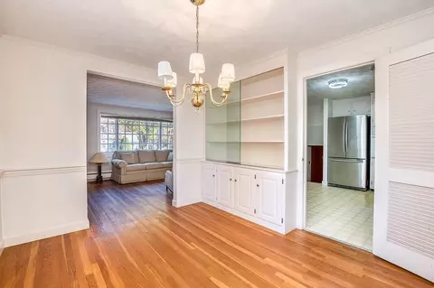 7 Scott Cir, Dedham, MA 02026 photo 8