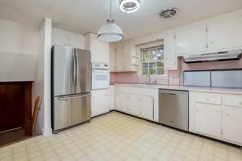 7 Scott Cir, Dedham, MA 02026 photo 10