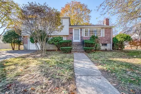 7 Scott Cir, Dedham, MA 02026