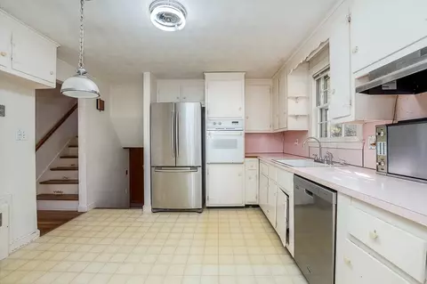 7 Scott Cir, Dedham, MA 02026 photo 9