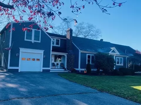 9 Birchwood Dr, Webster, MA 01570