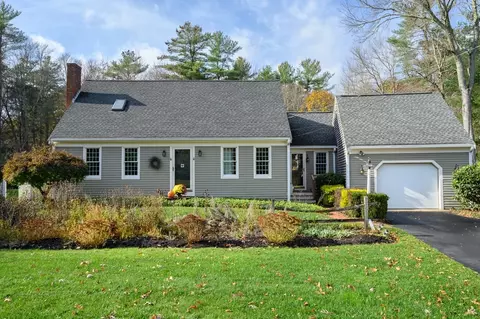 134 Old Pine Dr, Hanson, MA 02341