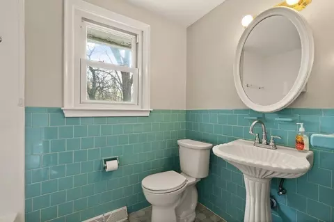 71 Circle Dr, Framingham, MA 01702 photo 19