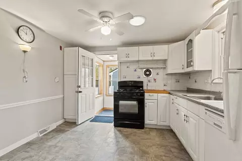 71 Circle Dr, Framingham, MA 01702 photo 3