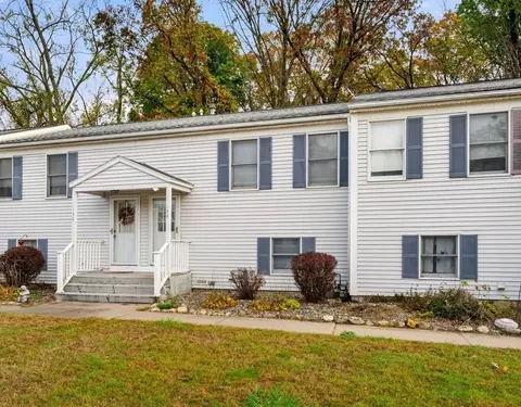 148 Riviera Dr #148, Agawam, MA 01001
