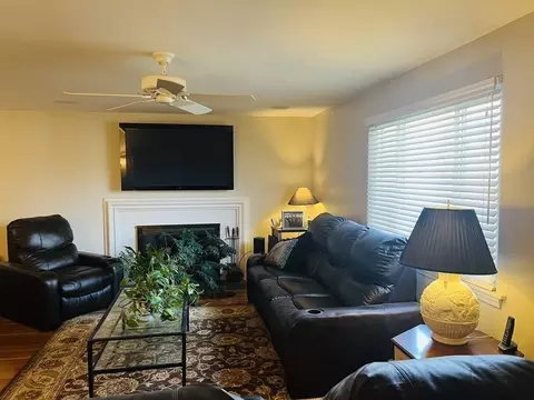 21 Sumner St, Milton, MA 02186 photo 2