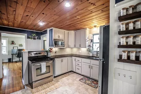 104 Bullard St, Holden, MA 01520