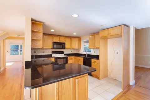 51 Wethersfield Rd, Natick, MA 01760 photo 8