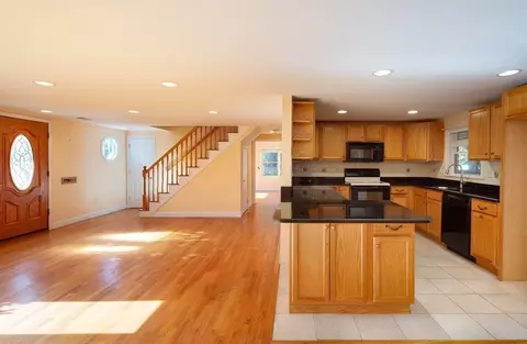 51 Wethersfield Rd, Natick, MA 01760 photo 6
