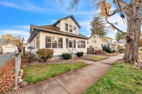 25 Manitoba St, Springfield, MA 01108