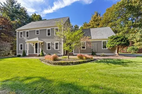 61 Forest St, Duxbury, MA 02332