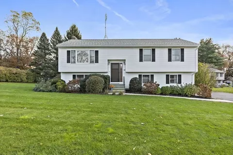2 Holts Ln, Haverhill, MA 01830