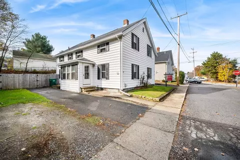 8-10 Railroad St, Northbridge, MA 01534