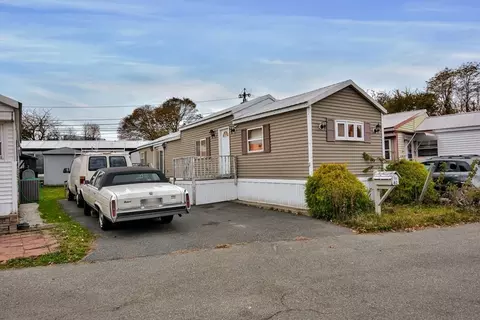 685 Broadway #TR 61, Malden, MA 02148