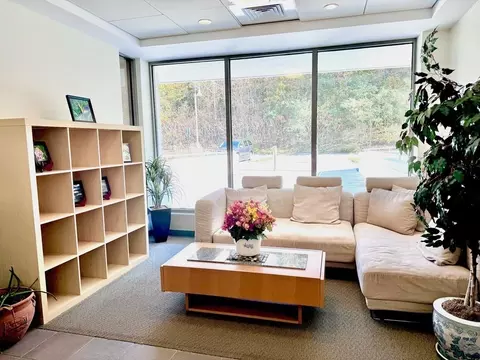 24 Cobblestone Ln #202, Gloucester, MA 01930 photo 2