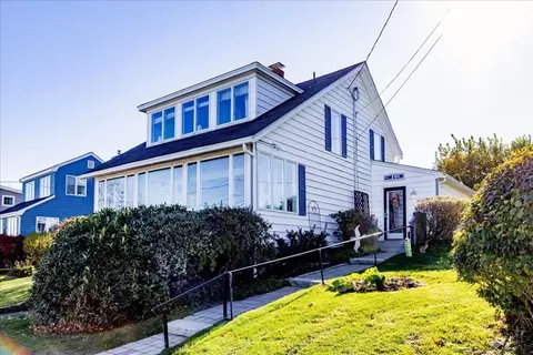 18 Bayview Rd, Ipswich, MA 01938