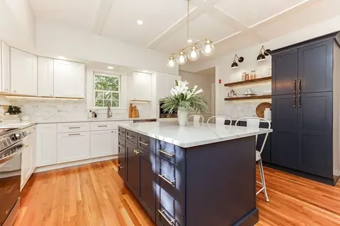 72 Mount Vernon St, Reading, MA 01867