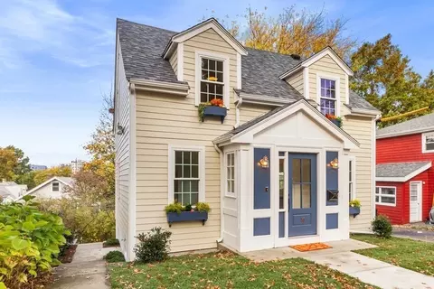 16 Jenness Rd, Brookline, MA 02446 photo 2