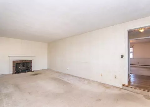 95 Upton Rd, Waltham, MA 02452 photo 10