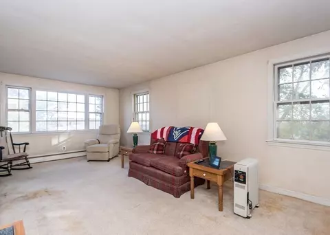 95 Upton Rd, Waltham, MA 02452 photo 13
