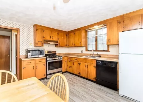 95 Upton Rd, Waltham, MA 02452 photo 5