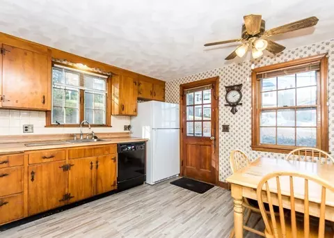 95 Upton Rd, Waltham, MA 02452 photo 4