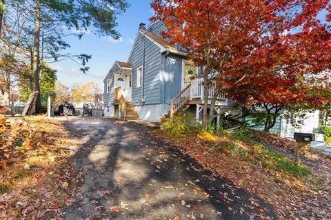 76 E Shore Rd, Holbrook, MA 02343